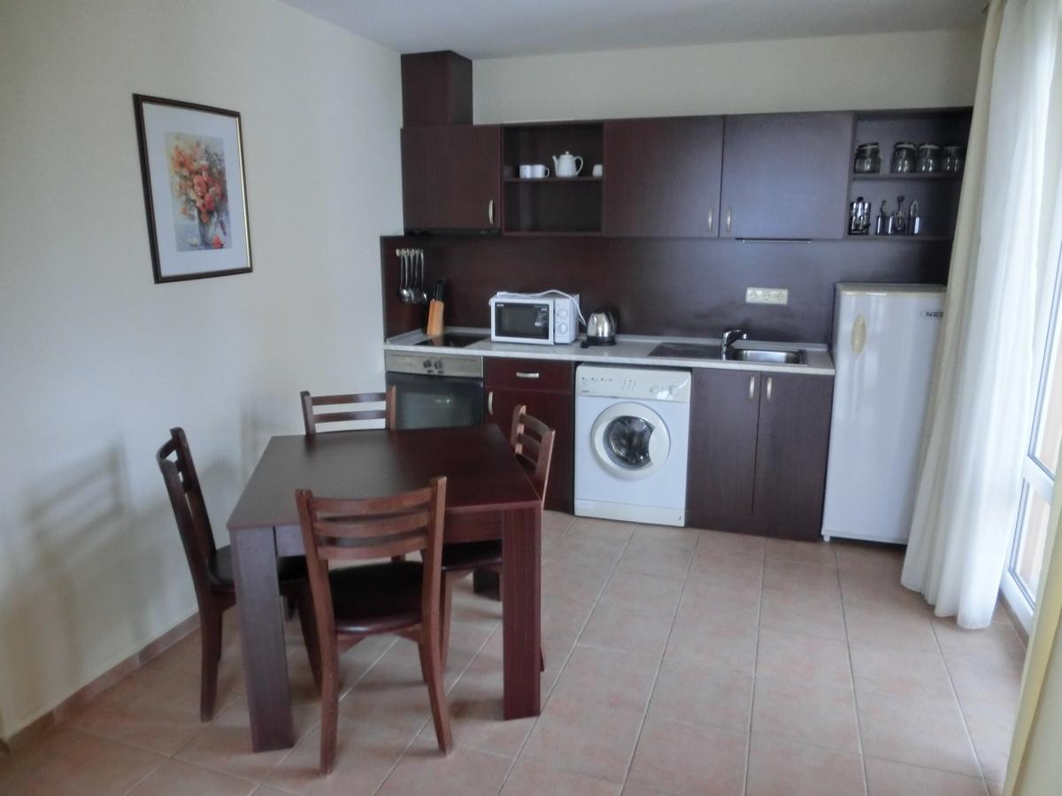 Sea View Crown Apartment On Complex With Pools And Beach, Sveti Vlas Ngoại thất bức ảnh